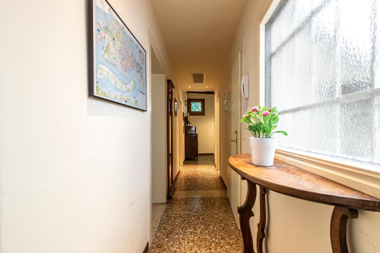 Riva De Biasio Charming Apartment Venedig Eksteriør billede